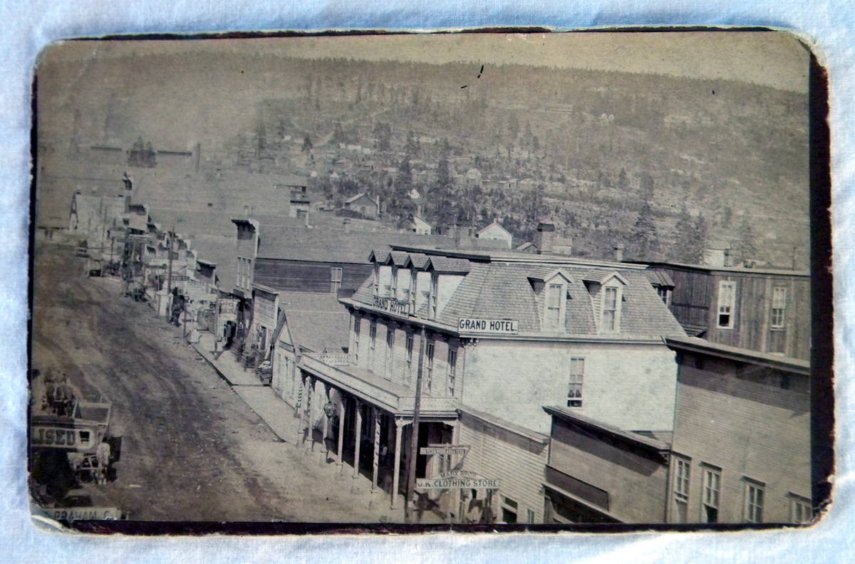 Cabinet Card