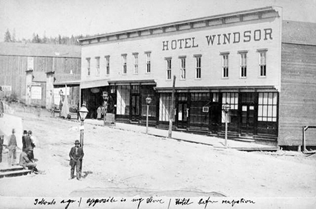 121 E Chestnut Street, which adjoined the Windsor Hotel.